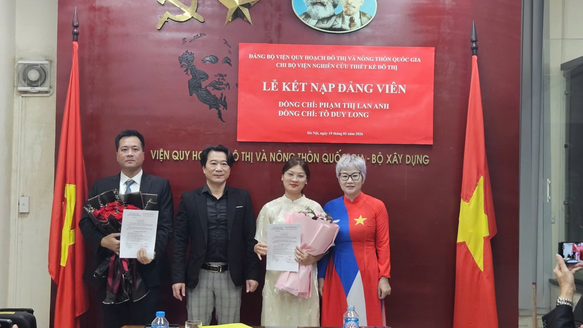 Chi bộ Viện Nghiên cứu Thiết kế Đô thị kết nạp thêm 02 đảng viên mới