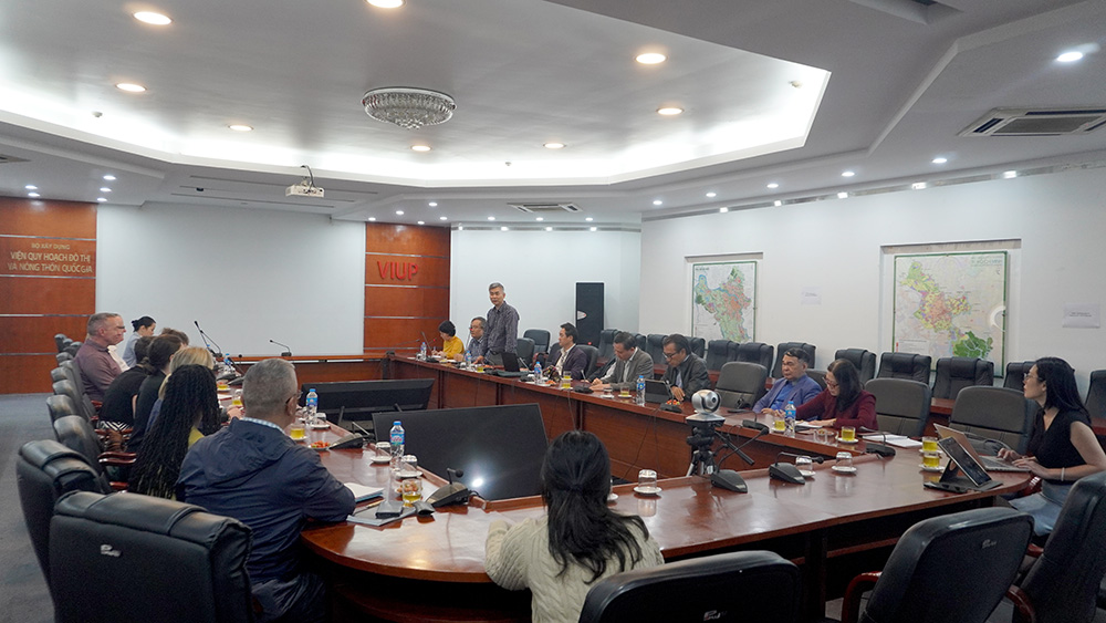 Lãnh đạo VIUP tiếp và làm việc với đoàn chuyên gia Canada thuộc dự án “Các đô thị Việt Nam thích ứng/Chống chịu với biến đổi khí hậu” 