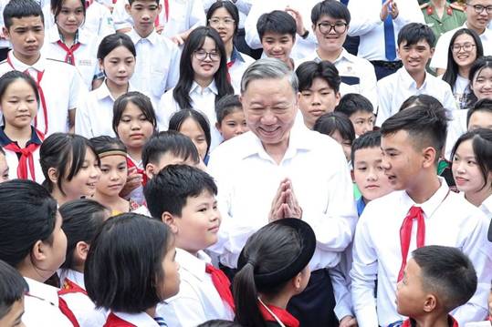 Bộ Chính trị ban hành Nghị quyết về đột phá về phát triển giáo dục và đào tạo