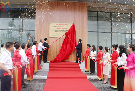 Khánh thành, gắn biển công trình nhà ở xã hội thuộc khu dân cư đồi Ngân hàng