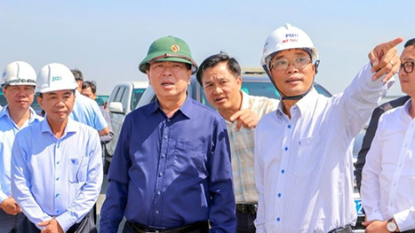 Bộ trưởng Xây dựng Trần Hồng Minh kiểm tra các dự án giao thông trọng điểm phía nam