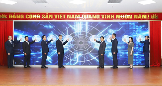 Chính thức vận hành Trung tâm giám sát, điều hành thông minh tỉnh và Ký kết thỏa thuận hợp tác giữa UBND tỉnh với Tập đoàn Bưu chính Viễn thông Việt Nam