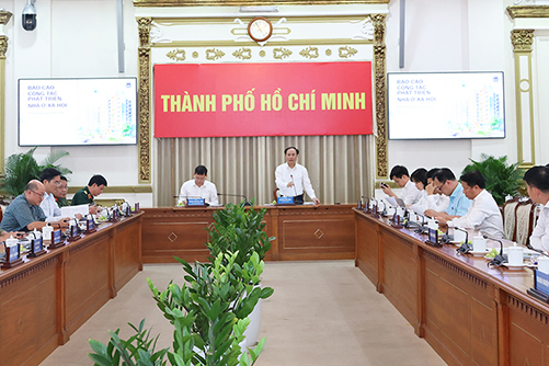 Thứ trưởng Nguyễn Văn Sinh làm việc với UBND TP. Hồ Chí Minh về tình hình thực hiện công tác phát triển nhà ở xã hội